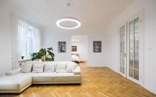 Art Nouveau Residence - 210 m2