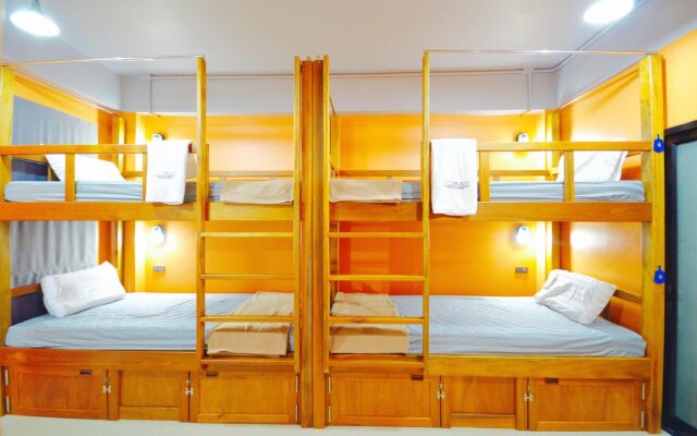 NOMAD Hostel Krabi