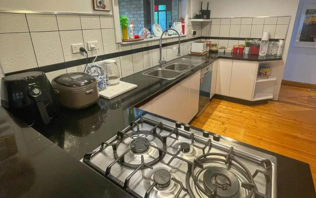 Cozy and stylish 3 bedroom home in Mentone