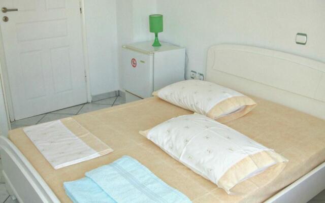 Kristallia Rooms