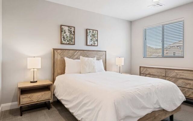 Family Desert Oasis 5 Bedroom Home