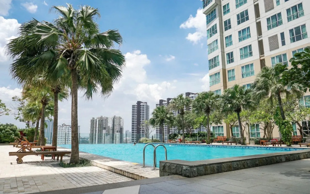 Luxurious 3br Gandaria Heights Apartment