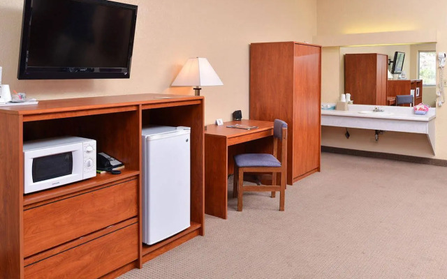 Country Inn & Suites by Radisson, Pierre, SD