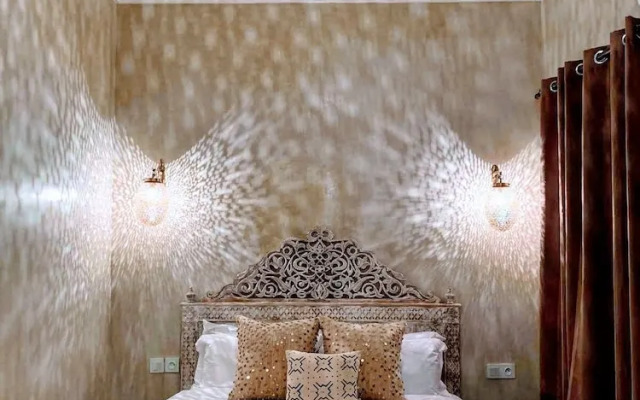 Riad with Outdoor Swimming Pools