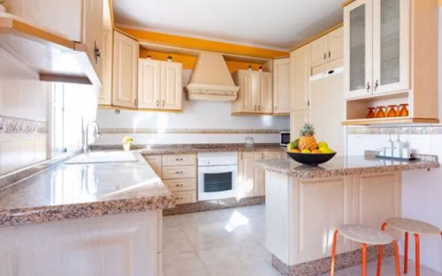 Sunny House El Roque