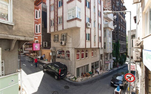 Taksim Green House Hostel