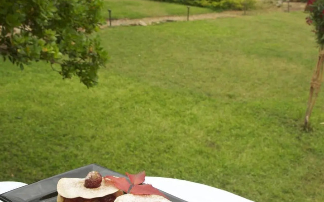 La Cerca Del Alcornoque