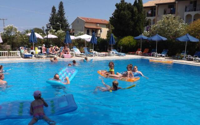 Alexandros Studios Apartments