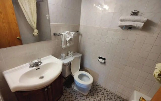 Motel Edgebrook Chicago North Shore by OYO
