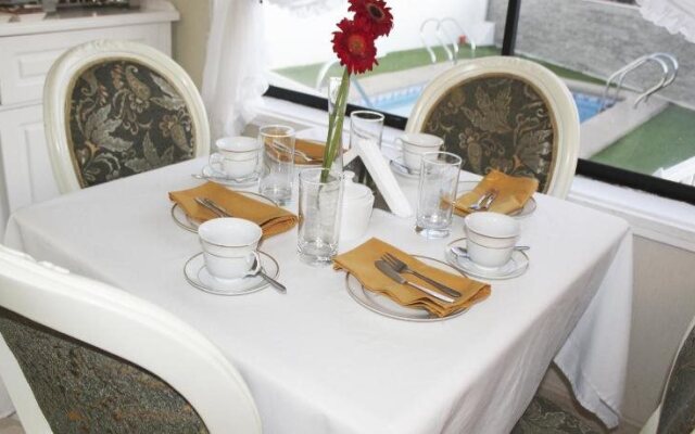 Hotel Vista Velero