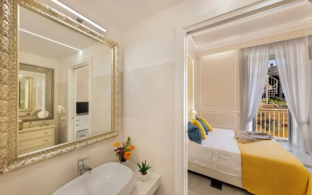 YourHome - Royal Blue Suite