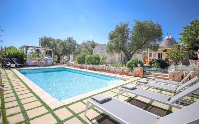 TD Trulli Locobello Stylish Cozy Trulli w Pool