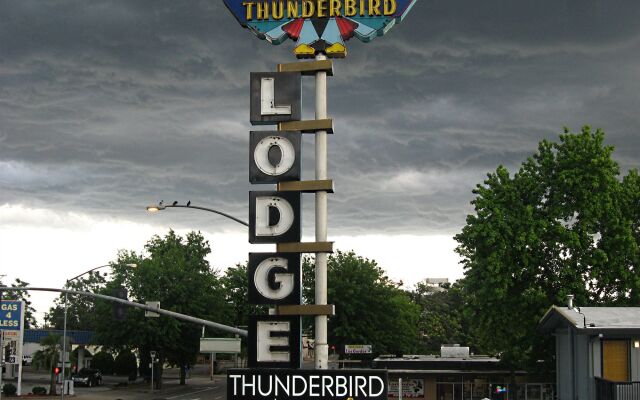 Thunderbird Lodge