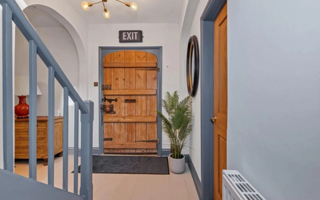The School House - Luxury Home With Large Garden
