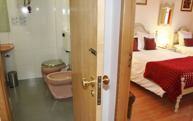 Álvares Cabral Guest House