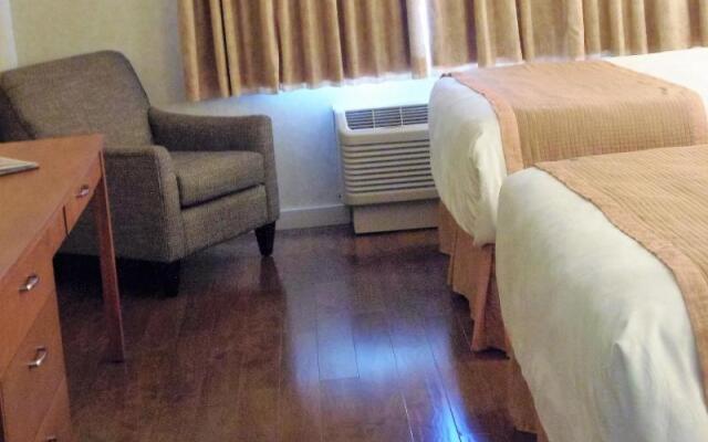 Rosslyn Inn and Suites