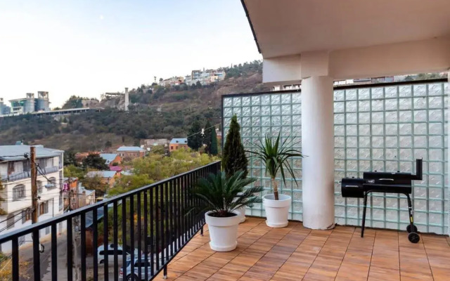 Stylish 2BR apt w huge terrace in Old Tbilisi
