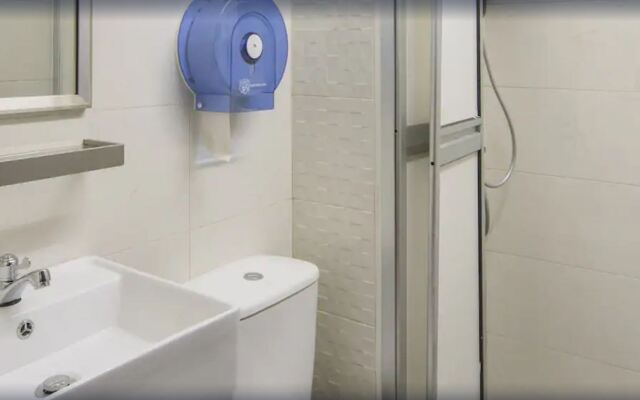 7 Wonders Hostel @ Upper Dickson (SG Clean Certified)