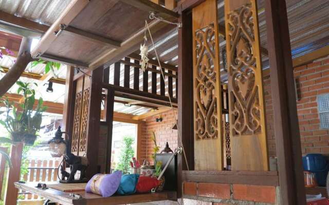 Baan Khun Ya Ayutthaya