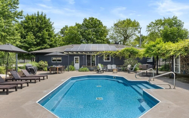 Captains Cove and Crew Quarters