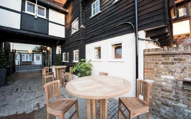 Olde George Inn