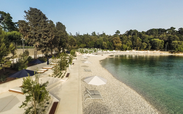 Lone Hotel by Maistra Collection