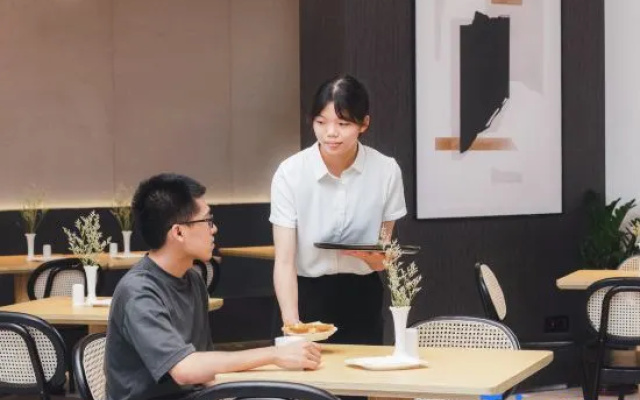 REZEN LONGUU Hotel (Guangzhou Baiyun Airport Qingtang Subway Station) – People – Guangzhou
