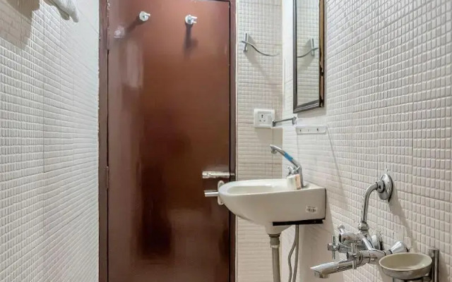 Hotel Centre Point by OYO Rooms