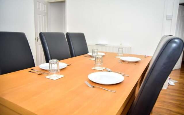 Execellent Home to Stay in Moston M40