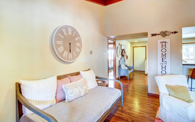 Near Golfing & Hiking: Pinetop Vacation Rental!