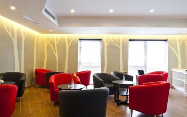 Locca Service Apartment