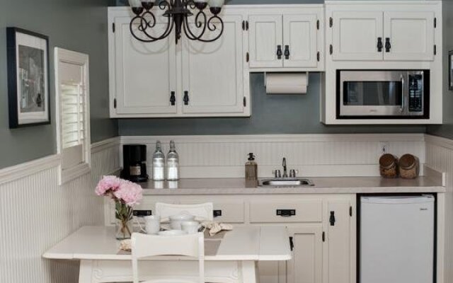 Garden Isle Guest Cottages Vacation Home