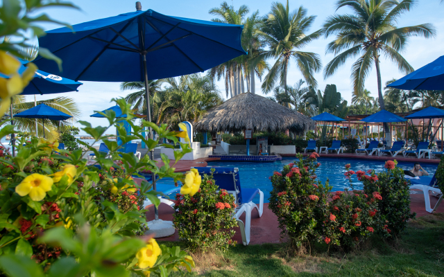 Qualton Club Ixtapa - All Inclusive