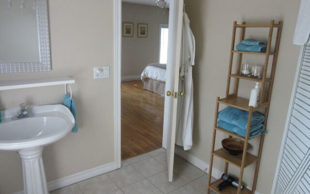 Carbonnel Bed & Breakfast