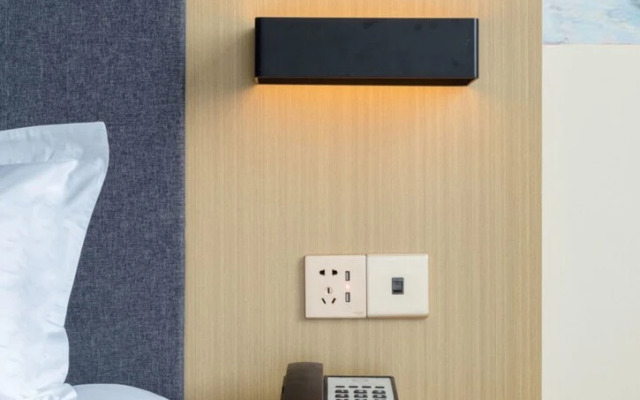 Yifang Select Hotel (Guangzhou Nanzhou Metro Station Sun Yat-sen Memorial Hospital South Branch)