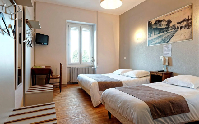 Logis Hôtel Du Commerce Et Touring