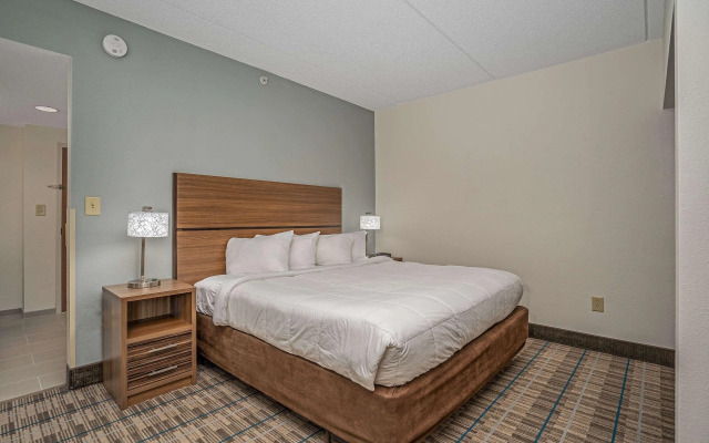 MainStay Suites Wilmington - University Area