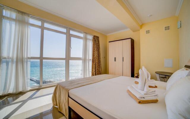 Azor Hotel