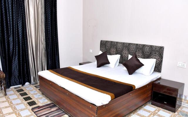Hotel Aalishan Garden