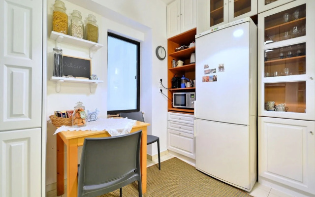 Plaka Elegant Apartment