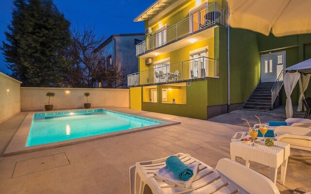 Stunning Home in Pula With Wifi and 5 Bedrooms