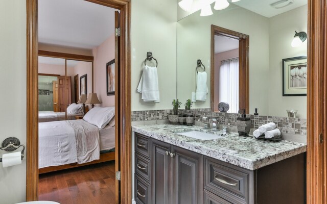 Stunning Victorian House in the Annex