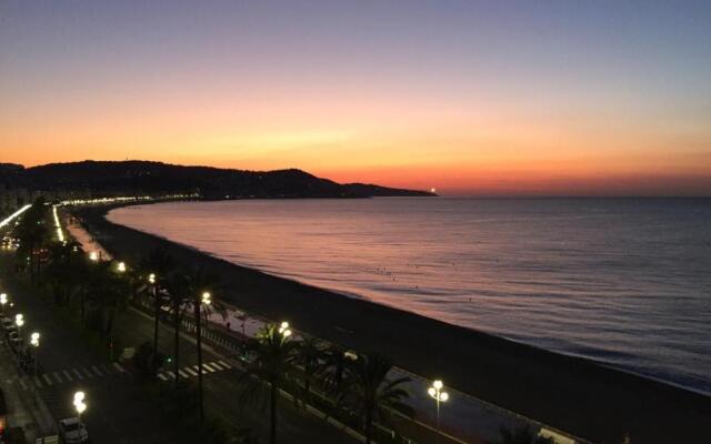 Appartement avec vue mer sur la Promenade des Anglais