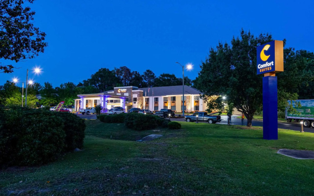 Comfort Suites