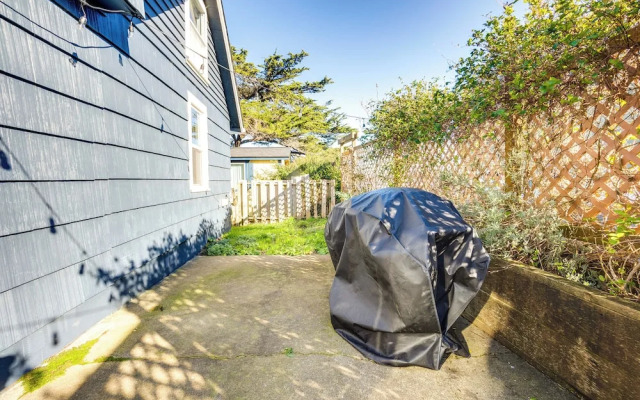 Bandon Beach House Rental: Walk to Downtown!