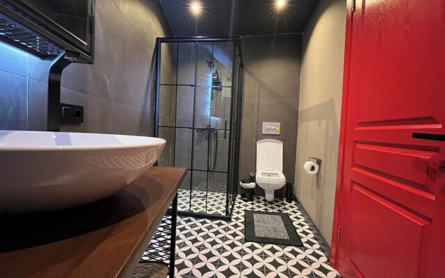 Thalia Suites Hotel