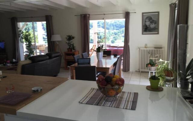 MAISON BELLEVUE 3 étoiles 4 à 10P