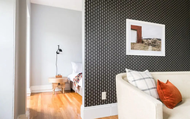 Pleasant Back Bay Suites by Sonder