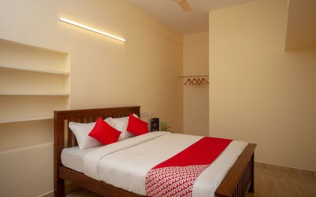 Oyo 25004 Vinayak Residency