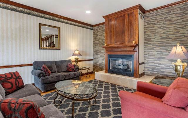 Red Roof Inn & Suites Berea